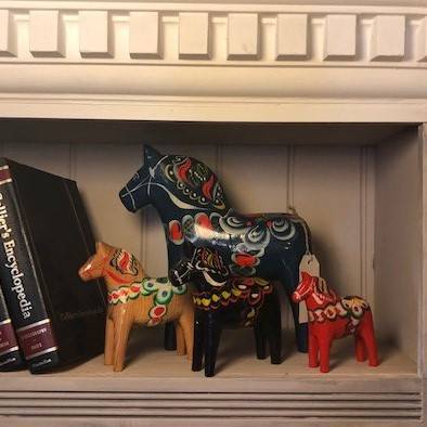 4 Dala horses
