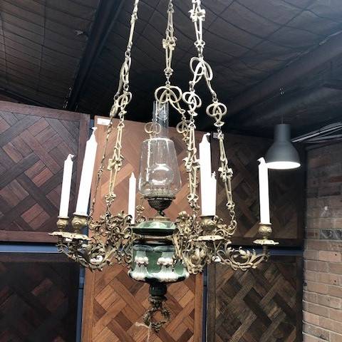 Majolica kerosene lamp